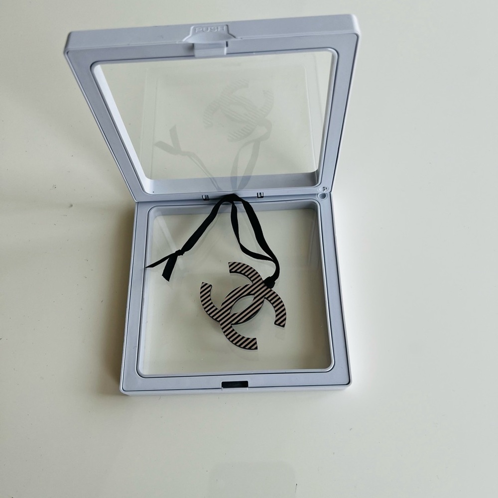 CHANEL ACCESSORIES FOR BAG NWB